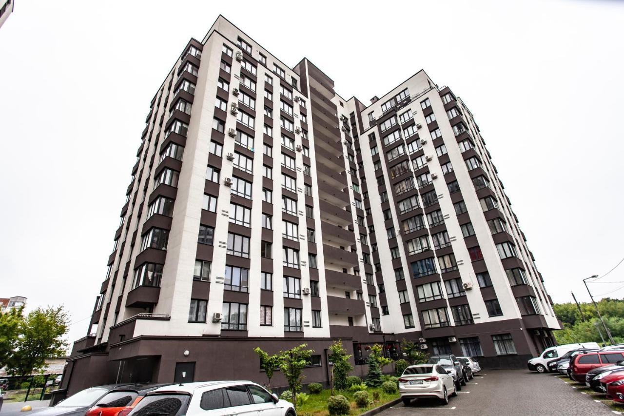 Vip Apartments Lviv Bagian luar foto